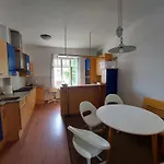 Rose House - Greenline Hiša za goste Ljubljana