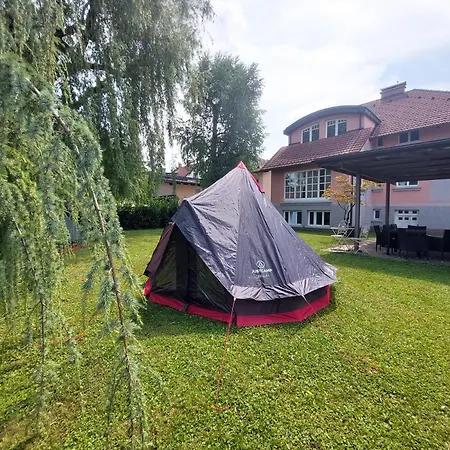 בית הארחה Rose House - Greenline *