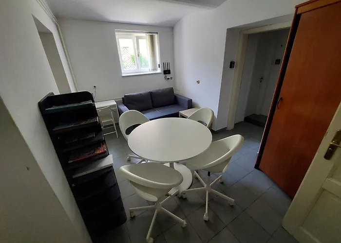 Rose House - Greenline