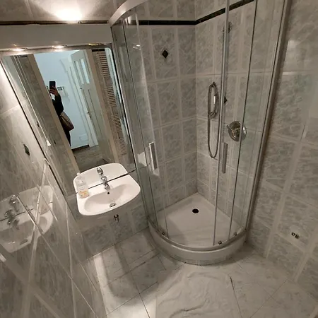 Guest house Rose House - Greenline Ljubljana