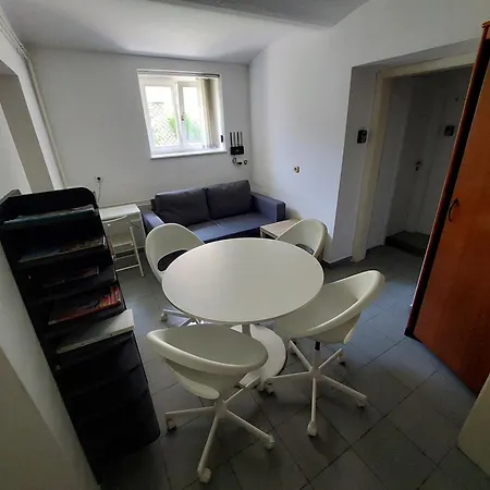 Rose House - Greenline