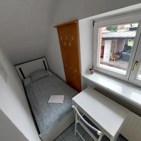 Rose House - Greenline *