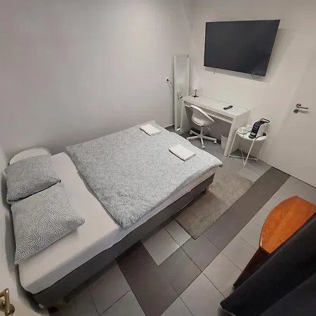 Rose House - Greenline