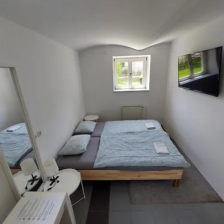 Rose House - Greenline * Laibach