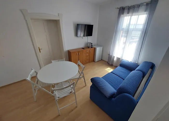 Rose House - Greenline *