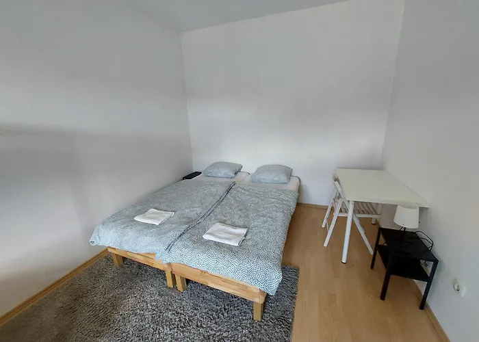 Rose House - Greenline * Любляна