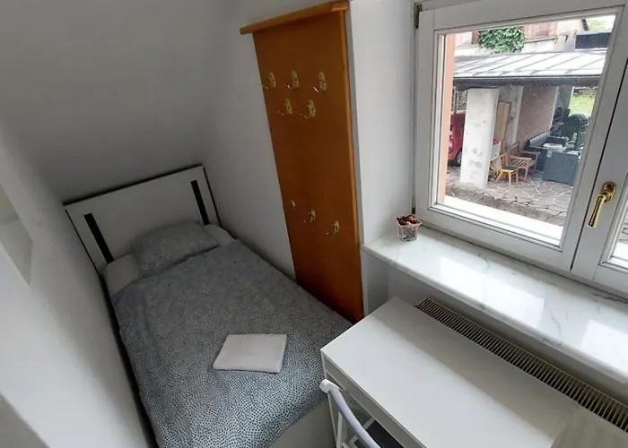 Rose House - Greenline *